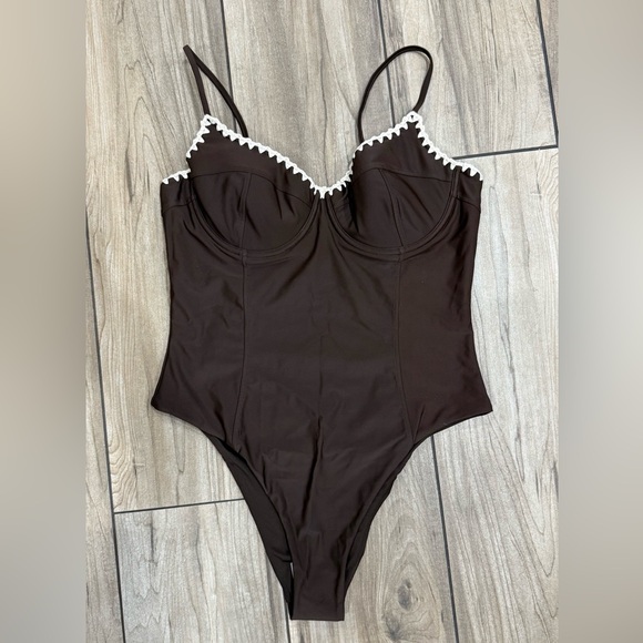 New! Ramy Brook Addisyn Embroidered Underwire
One-Piece Swimsuit Brown XL $258 - Picture 5 of 7